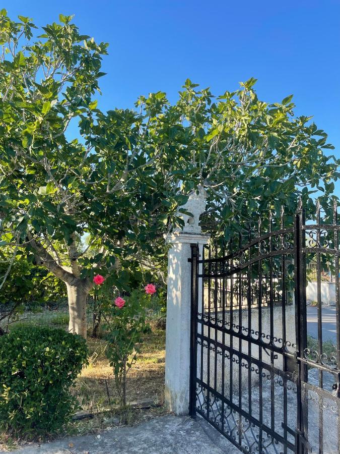 Beautiful Nearby Beach House With Garden, Private Pool And Large Yard Сидари Екстериор снимка