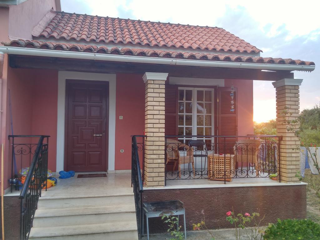 Beautiful Nearby Beach House With Garden, Private Pool And Large Yard Сидари Стая снимка