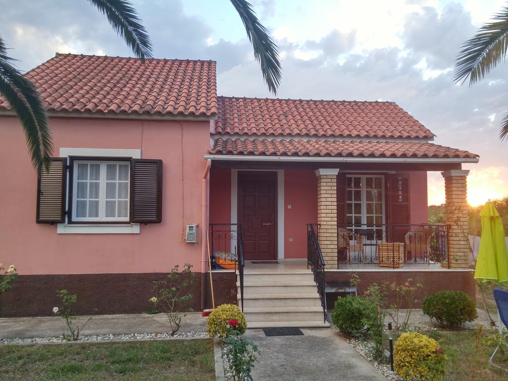 Beautiful Nearby Beach House With Garden, Private Pool And Large Yard Сидари Стая снимка