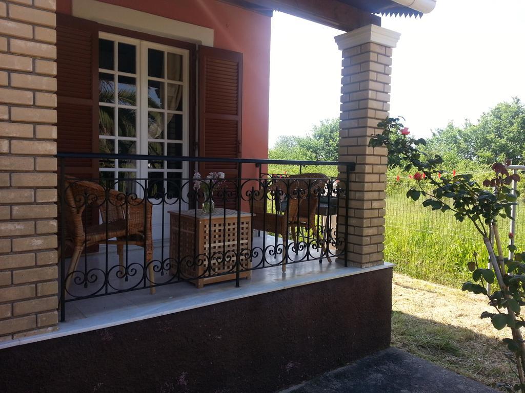 Beautiful Nearby Beach House With Garden, Private Pool And Large Yard Сидари Стая снимка