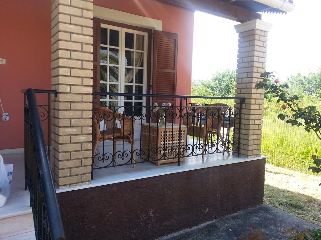Beautiful Nearby Beach House With Garden, Private Pool And Large Yard Сидари Стая снимка
